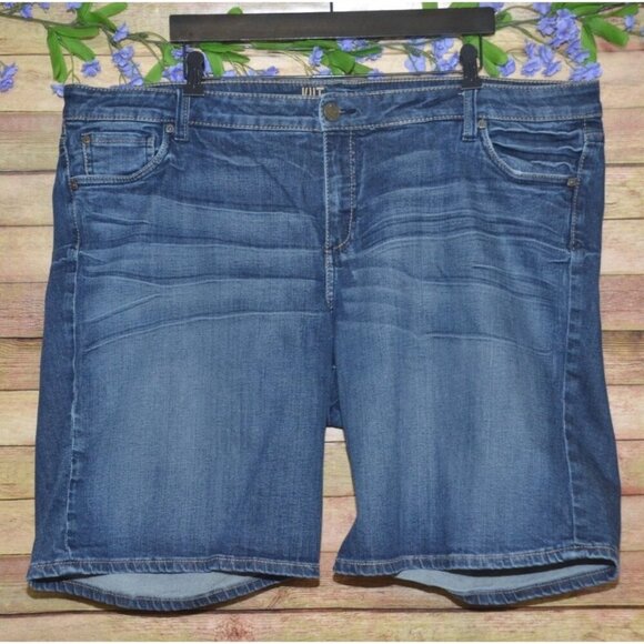 Kut From The Kloth Shorts Plus Size 22W Blue Denim Stretch Boyfriend 10" Inseam - Picture 1 of 9